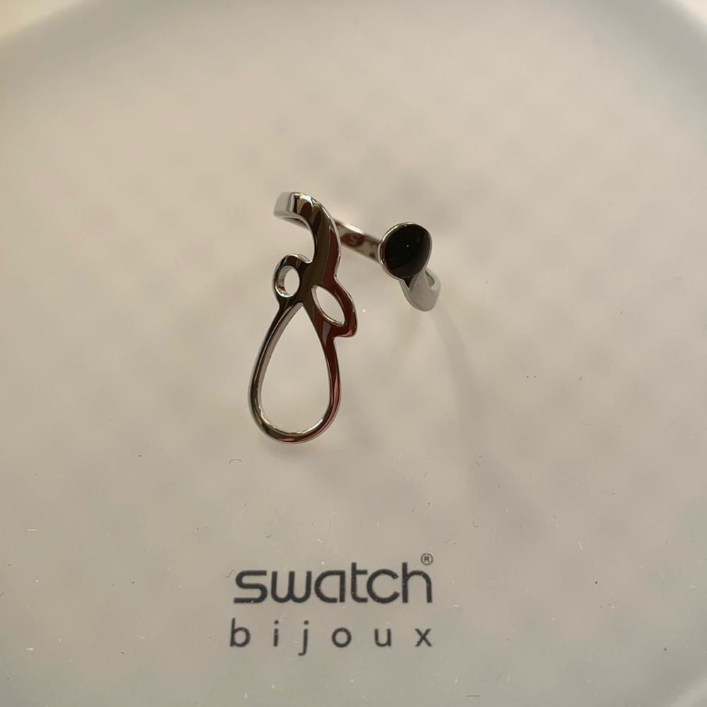 Swatch Bijoux Curvelaous Stainless Steel and Black Resin Ring - size 5